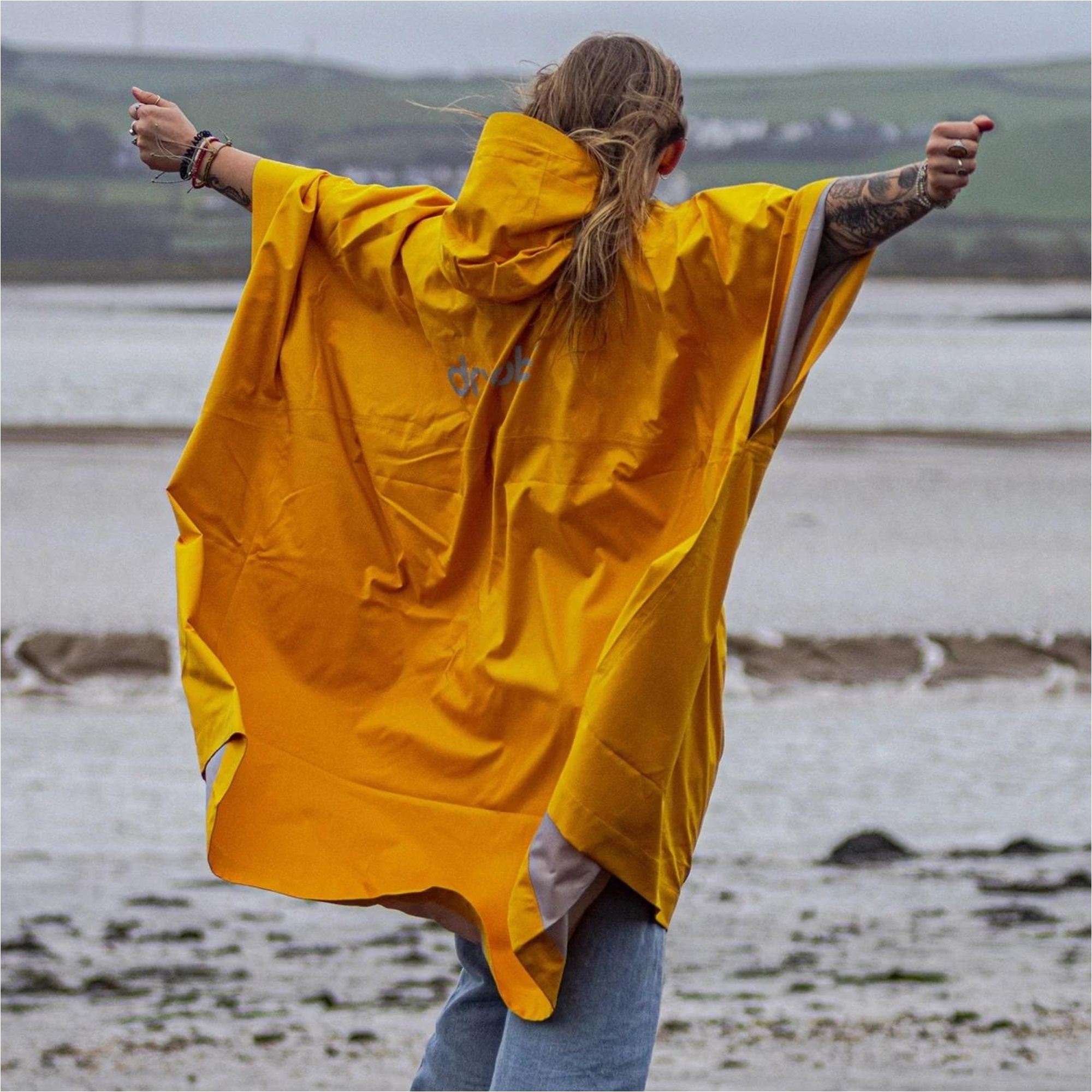 2026 Dryrobe Waterproof Change Robe / Poncho DRWCRP - Yellow